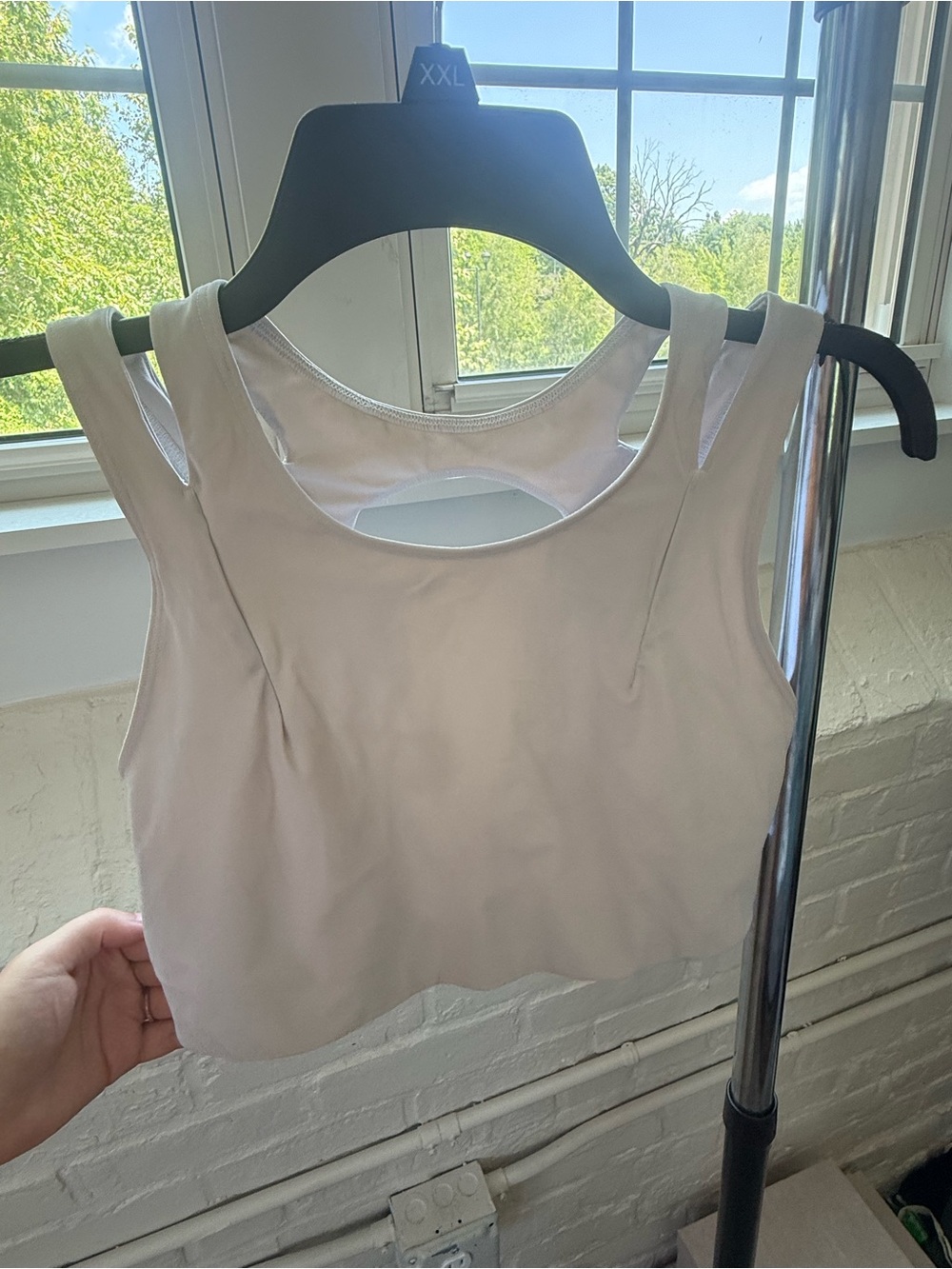 lululemon athletica off white sports bra with clasps keyhole backside